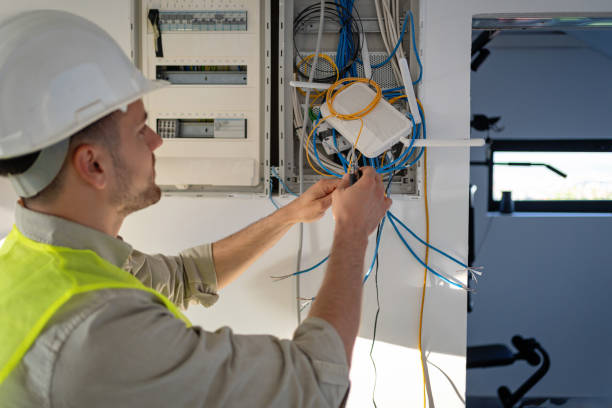 Best Licensed Electrician  in St Pauls, NC